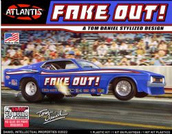 MODÈLE À COLLER - TOM DANIEL FAKE OUT FUNNY CAR 1/32 SNAP